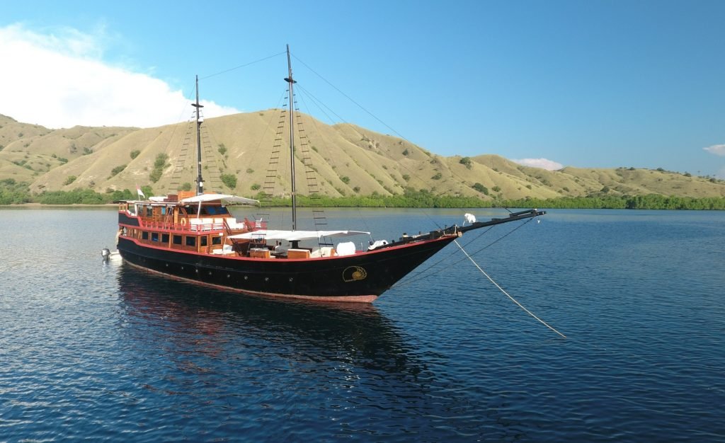 Samata Phinisi Ship